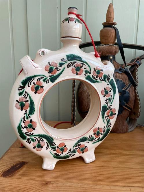 Sierlijk vintage Hongaarse drankhouder, Antiek en Kunst, Antiek | Keramiek en Aardewerk, Ophalen
