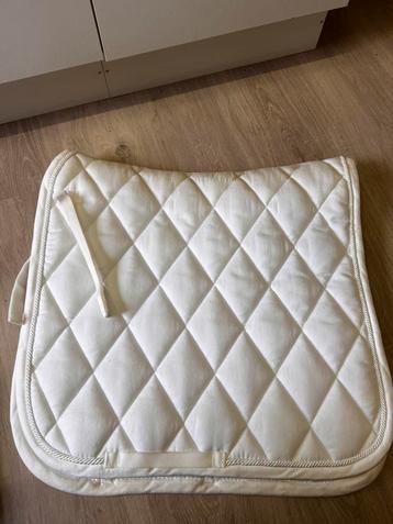 Wit dekje dressuur full BR beschikbaar voor biedingen