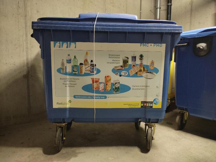 Afvalcontainer 660 liter - 4 wielen - met deksel, Doe-het-zelf en Bouw, Containers, Ophalen