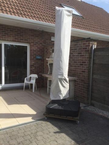 Zonne parasol. beschikbaar voor biedingen