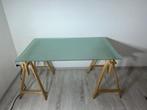 Glazen tafelblad op houten schragen - minimalistische bureau, Huis en Inrichting, Bureaus, Ophalen, Gebruikt, Bureau