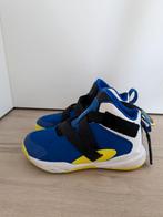 Basketschoenen maat 32, Ophalen