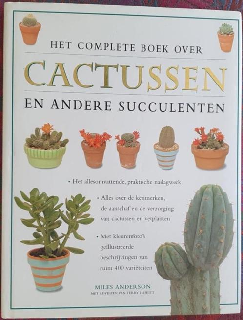 Het complete boek over cactussen en andere succulenten, Boeken, Wonen en Tuinieren, Gelezen, Ophalen of Verzenden