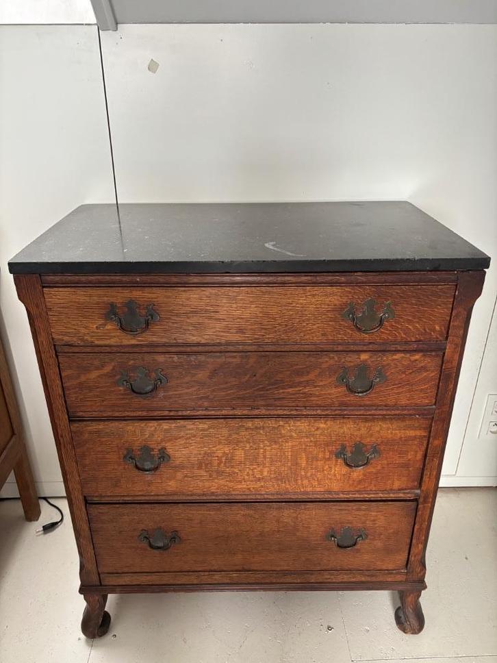 Houten ladenkast met zwart marmeren blad, Antiek en Kunst, Antiek | Meubels | Kasten, Ophalen