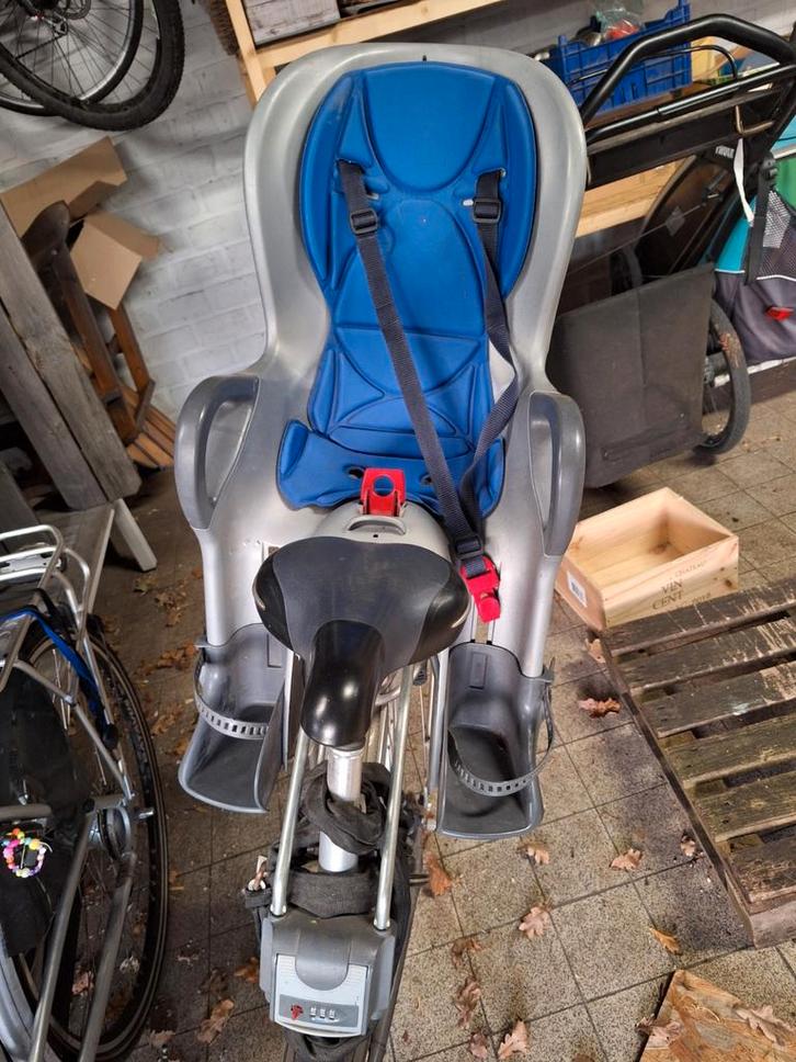 Fietsstoeltje met extra bevestiging, Fietsen en Brommers, Fietsaccessoires | Fietsstoeltjes, Ophalen