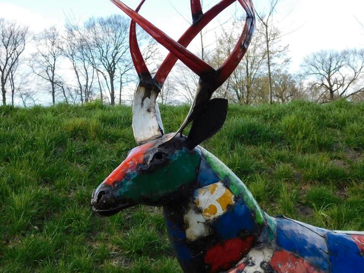 Hert in Kleur - 185 cm - Handgemaakt & Uniek, Antiek en Kunst, Kunst | Designobjecten, Ophalen of Verzenden