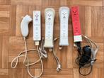 4 manettes 2 Nunchuks 3Motion Plus, Ophalen of Verzenden, Zo goed als nieuw