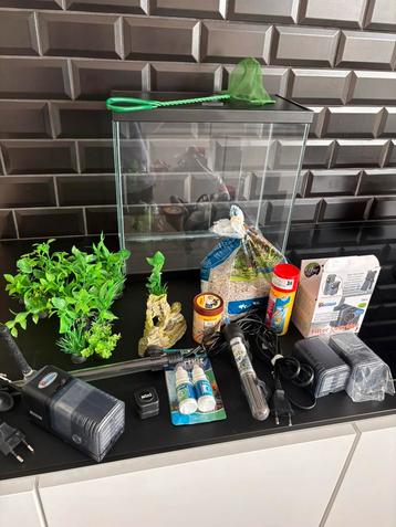 Aquarium en toebehoren beschikbaar voor biedingen