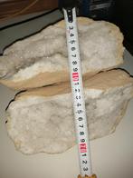 Double geode de cristal de roche 5,5kg, Collections, Minéral, Enlèvement