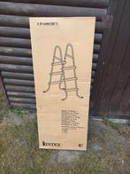 Zwembadladder, Enlèvement