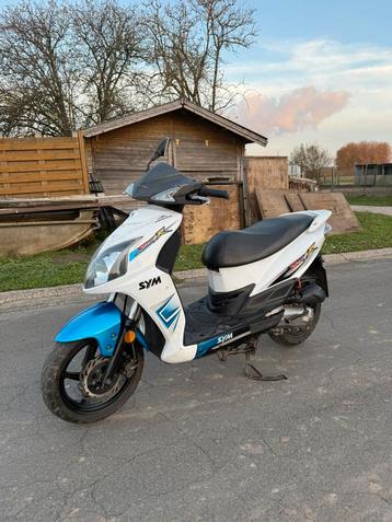 Sym jet 4 r 2T 2012 b klasse/45 km per uur beschikbaar voor biedingen