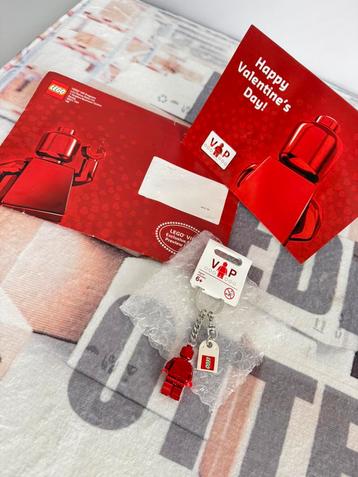 LEGO 853303 VIP Keychain sleutelhanger Chrome rood 4644591 beschikbaar voor biedingen
