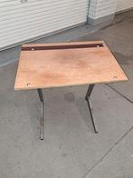 Vintage lestafel 80-90 stad Luik, Ophalen, Gebruikt, Bureau