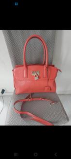 sac en cuir véritable DKNY très spacieux avec bandoulière, Bijoux, Sacs & Beauté, Sacs | Sacs Femme, Utilisé, Enlèvement ou Envoi