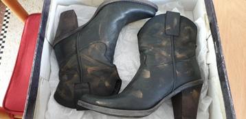 NIEUW artikel : Felmini boots - M 37 beschikbaar voor biedingen