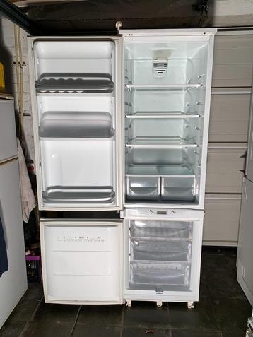 Ariston inbouw koel-vriescombinatie beschikbaar voor biedingen