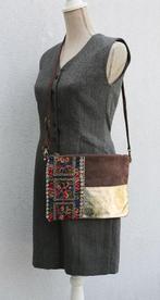 Nieuw leren tasje - mooi en origineel, Handtassen en Accessoires, Tassen | Damestassen, Ophalen of Verzenden, Nieuw, Bruin