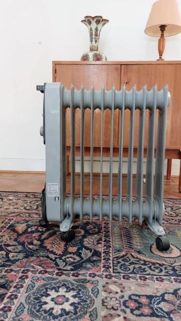 Radiateur électrique à convection rempli d'huile., 800 watts ou plus, Moins de 60 cm, Comme neuf, Enlèvement