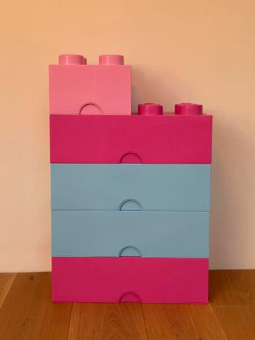 8 LEGO opbergdozen beschikbaar voor biedingen