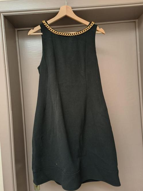Zwarte damesjurk met gouden ketting bovenaan, Kleding | Dames, Jurken, Zo goed als nieuw, Maat 42/44 (L), Zwart, Boven de knie