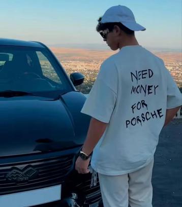 Kleding (need money for porsche) beschikbaar voor biedingen