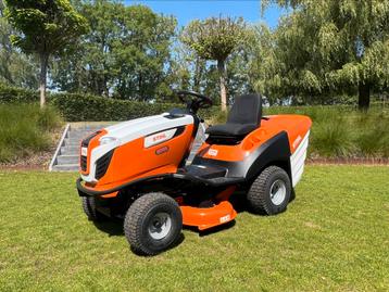 STIHL tractor in nieuwstaat beschikbaar voor biedingen