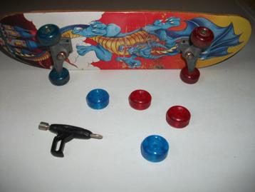 MINIATUUR SKATEBOARD beschikbaar voor biedingen