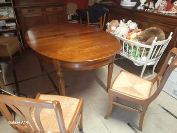 Table de salle à manger en bois massif avec 6 chaises – Exce beschikbaar voor biedingen