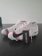 Voeybalschoenen Nike size 35, Enlèvement ou Envoi