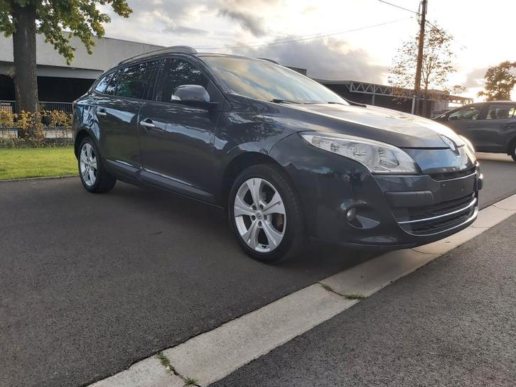 Renault Megane break 1.5dci Euro5 / 2011 / boîte AUTOMATIQUE, Autos, Renault, Particulier, Mégane, ABS, Airbags, Air conditionné
