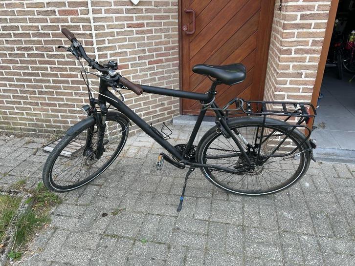 BTWIN HOPRIDER 900 28 inch hybride fiets 27 versnellingen, Fietsen en Brommers, Fietsen | Heren | Herenfietsen, Zo goed als nieuw