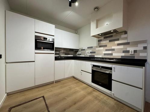 Nette Hoekkeuken + Veel apparaten + Composiet GEDEMONTEERD, Huis en Inrichting, Keuken | Complete keukens, Hoekkeuken, Composiet