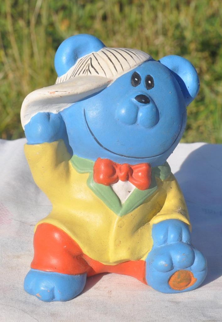 tirelire en faience peinte ours a la casquette, Verzamelen, Spaarpotten, Gebruikt, Dier, Steen, Aardewerk of Keramiek, Ophalen of Verzenden