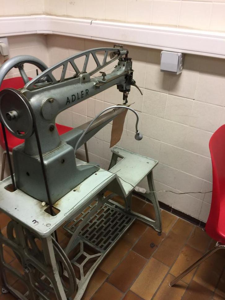 Adler naaimachine, Hobby en Vrije tijd, Naaimachines en Toebehoren, Gebruikt, Naaimachine, Overige merken, Industrieel, Ophalen