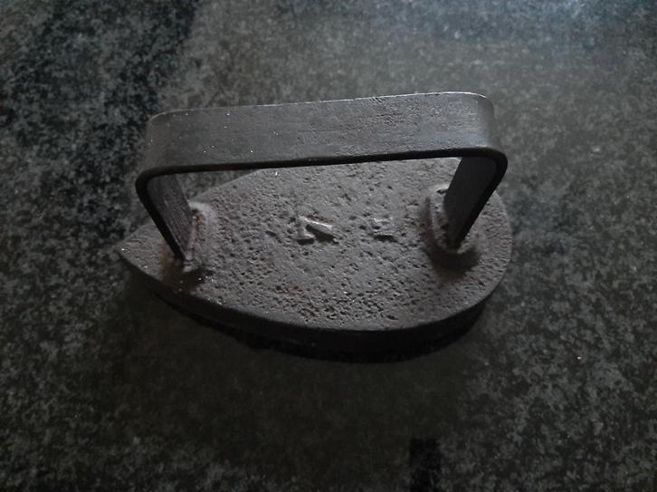 fer de fonte solide, Antiquités & Art, Curiosités & Brocante, Enlèvement