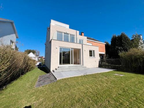 Maison à louer à Woluwe-Saint-Pierre, 4 chambres, Immo, Huizen te huur, Vrijstaande woning