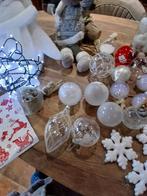 2 caisses de déco de Noël  avec 2 guirlandes lumineuses, Divers, Enlèvement