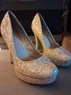 Chaussures dorée mariage en excellent état pointure 38, Vêtements | Femmes, Chaussures