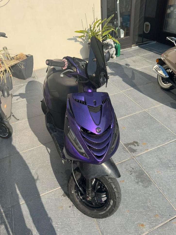 Piaggio zip 2t, Fietsen en Brommers, Brommers | Vespa, Zo goed als nieuw, Overige modellen, Klasse A (25 km/u), Ophalen