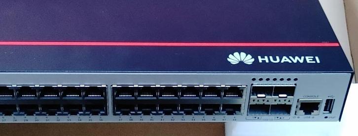 Huawei 48poort switch PoE+ (380W) - NIEUW in doos, Computers en Software, Netwerk switches, Nieuw, Ophalen of Verzenden