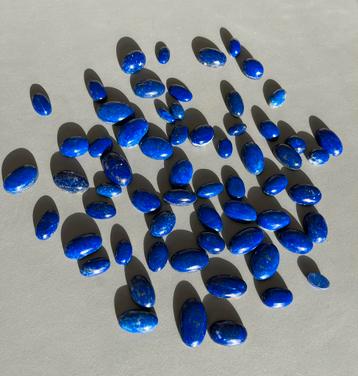 Topkwaliteit cabochons in lapis lazuli AAA