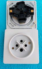 Vynckier kontaktdoos/-stekker 3P-32A-400V, Enlèvement ou Envoi, Neuf