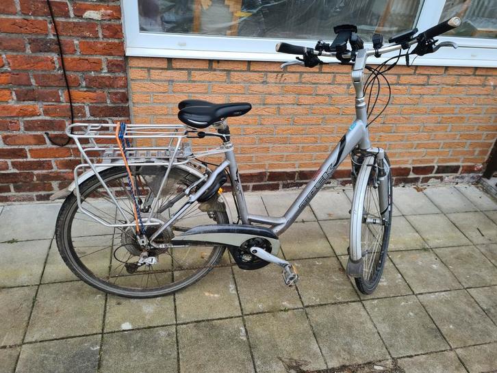 Vélo électrique, remorque, en bon état, la batterie a été ré, Vélos & Vélomoteurs, Vélos électriques, Enlèvement ou Envoi