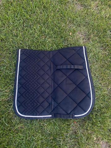 Zwart dekje beschikbaar voor biedingen