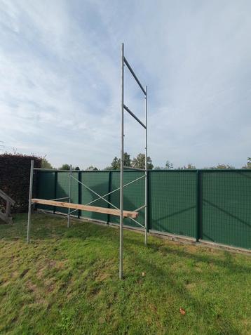 Stelling / steiger + baddings beschikbaar voor biedingen