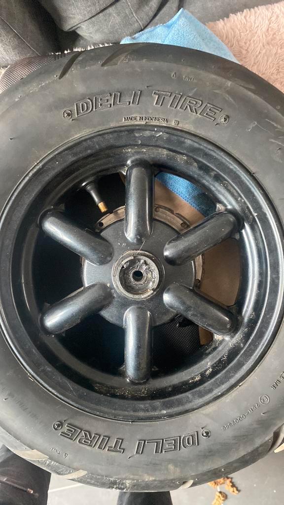 Booster velgn uitlaat, aerox uitlaat, Auto-onderdelen, Banden en Velgen, Velg(en), Ophalen