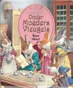 Onder moeders vleugels / Tony Wolf, Boeken, Ophalen of Verzenden, Zo goed als nieuw
