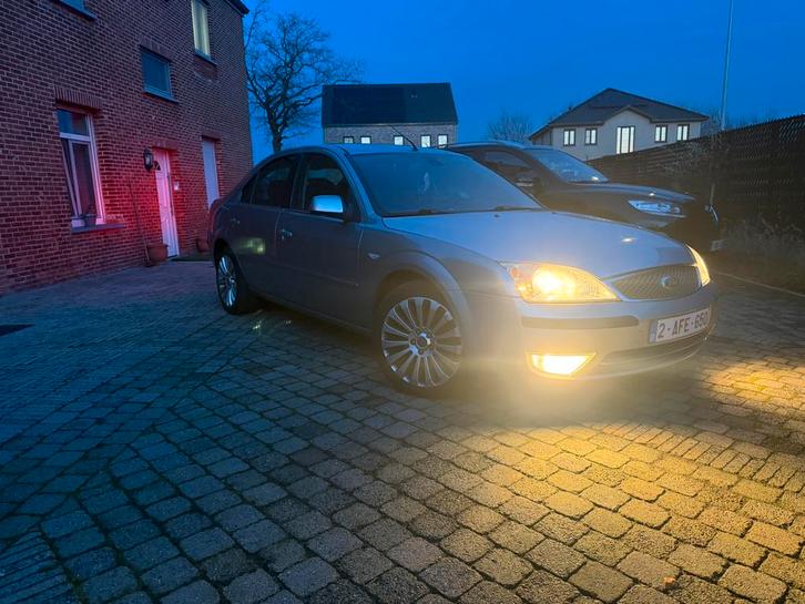 Ford Mondeo 2.0 TDCI avec forme rose, Autos, Ford, Particulier, Mondeo, ABS, Airbags, Air conditionné, Alarme, Feux de virage
