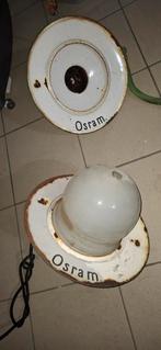 Antieke smeedijzeren wandarmen met industriële emaille lampk, Ophalen