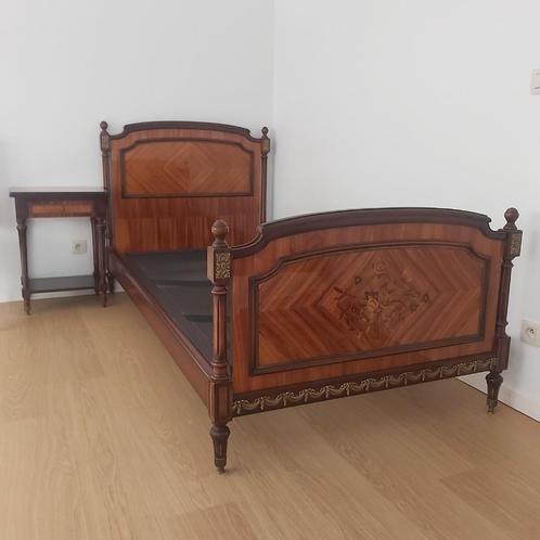 JP Ehalt éénpersoonsbed met nachttafel in Louis XVI Stijl, Antiek en Kunst, Antiek | Meubels | Bedden, Ophalen